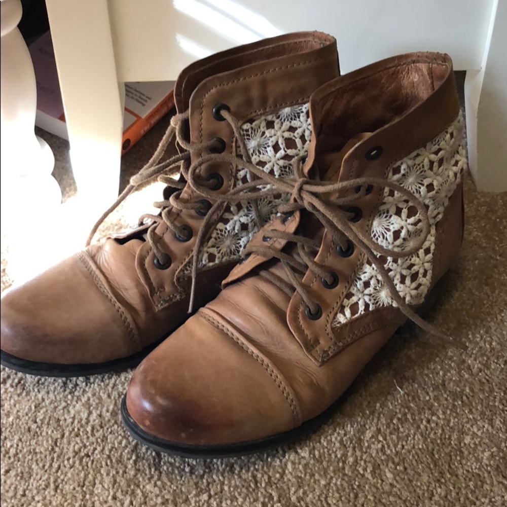 Steve Madden lace booties
